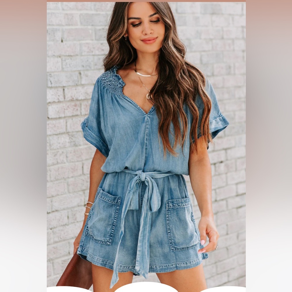 NWT! Vici Dhal Chambray Pocketed Romper